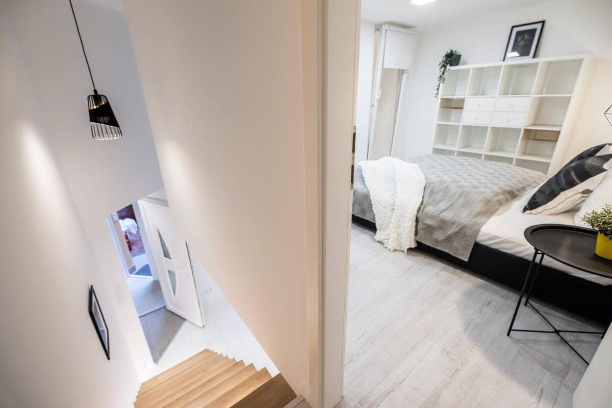 Renovated Design Apartment Close To The Danube Budapest Luaran gambar