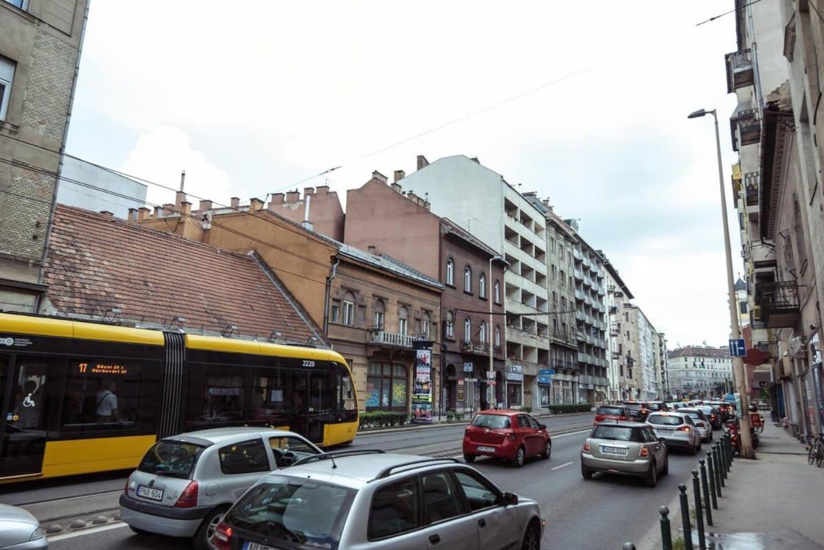 Renovated Design Apartment Close To The Danube Budapest Luaran gambar
