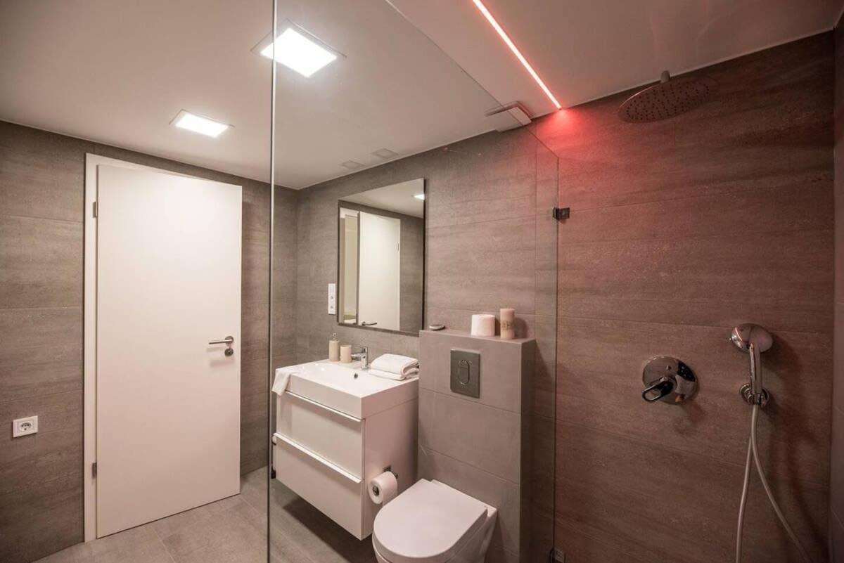 Renovated Design Apartment Close To The Danube Budapest Luaran gambar