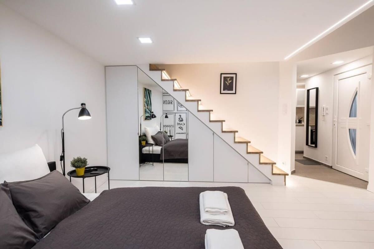 Renovated Design Apartment Close To The Danube Budapest Luaran gambar